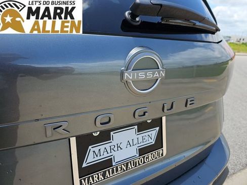Used 2025 Nissan Rogue SV FWD image 31