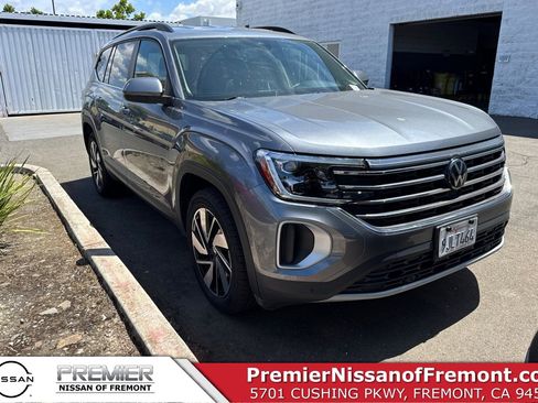 Used 2024 Volkswagen Atlas SE FWD image 1