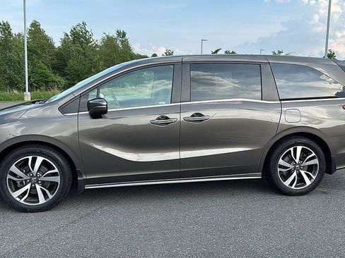 Used 2023 Honda Odyssey Touring image 11