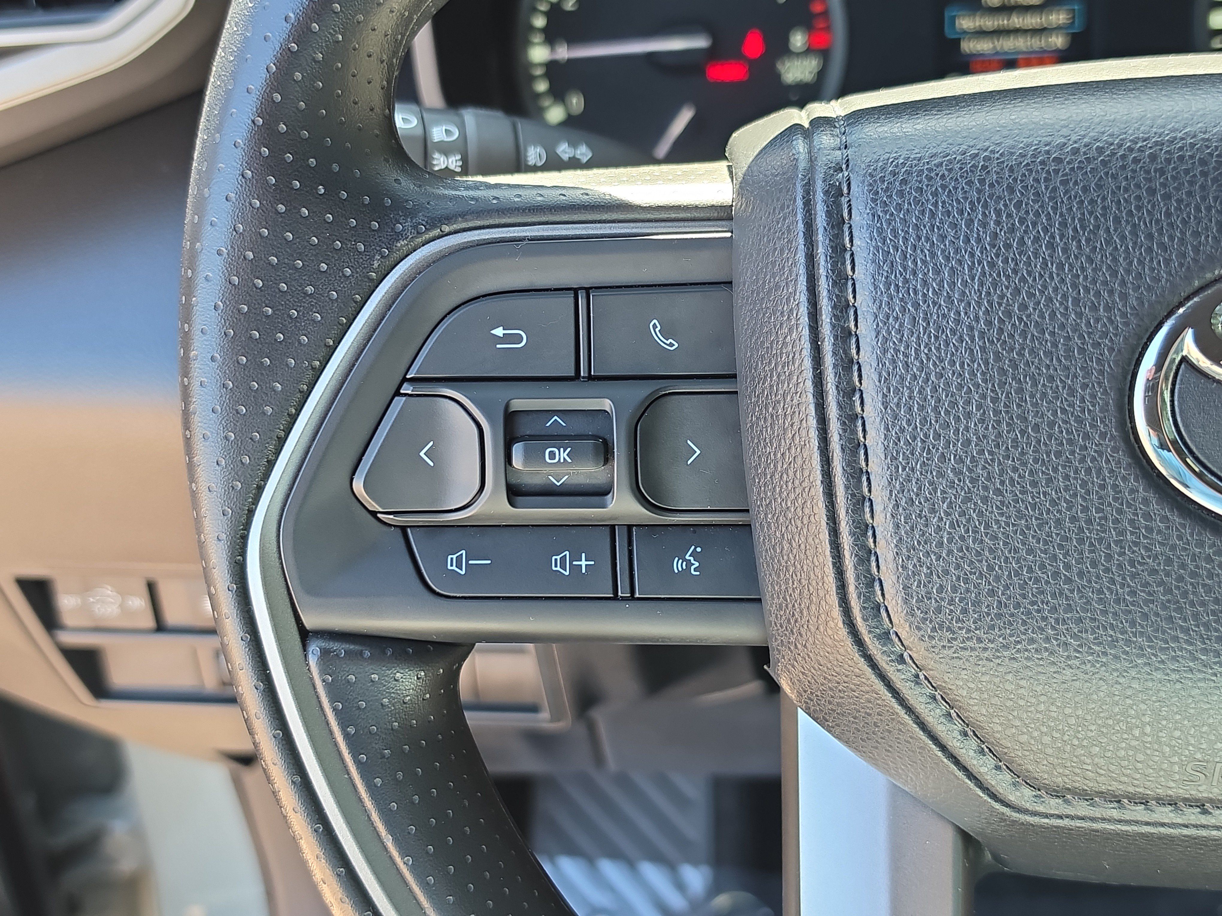 Used 2025 Toyota Tundra SR5 w/ SR5 Convenience Package AWD/4WD image 30