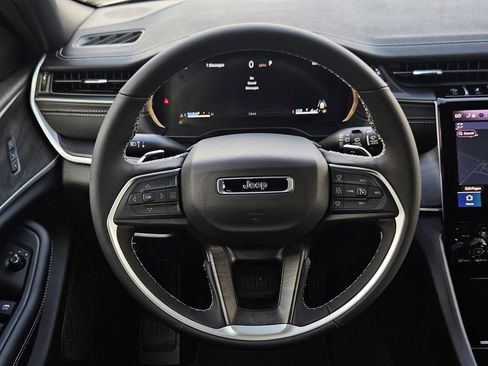 New 2025 Jeep Grand Cherokee L Limited image 14