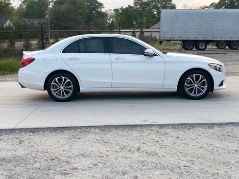 Used 2016 Mercedes-Benz C 300 4MATIC Sedan image 4