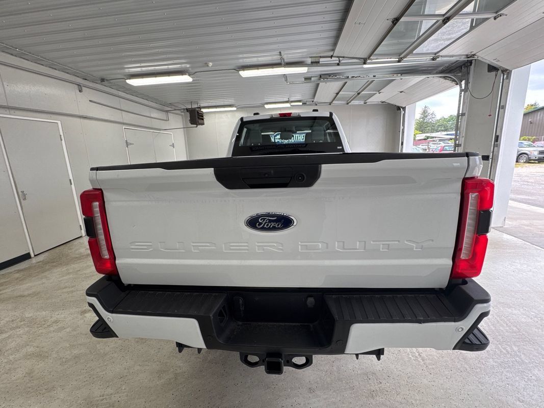 Used 2023 Ford F250 XL w/ STX Appearance Package AWD/4WD image 4