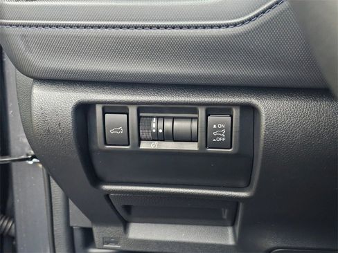 Certified 2025 Subaru Forester Limited image 25