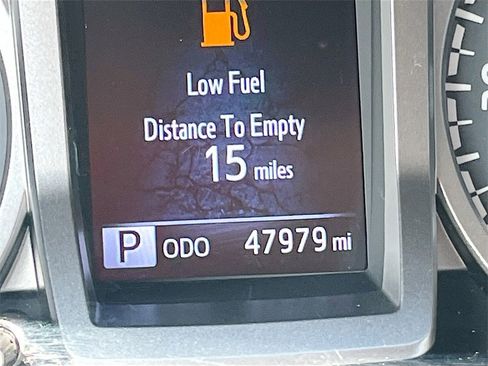 Used 2023 Toyota Tacoma SR5 w/ Technology Package image 12