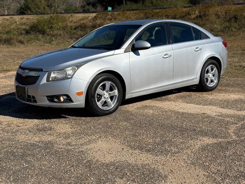 Used 2011 Chevrolet Cruze LT image 1