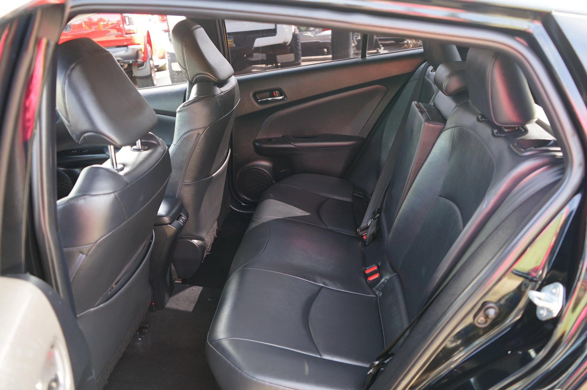 Used 2020 Toyota Prius XLE FWD image 13