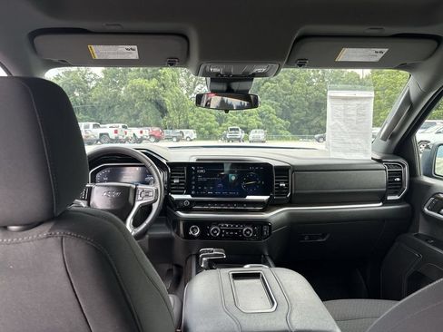 Certified 2022 Chevrolet Silverado 1500 RST AWD/4WD image 11