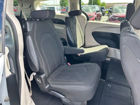 Used 2023 Chrysler Voyager LX FWD image 25