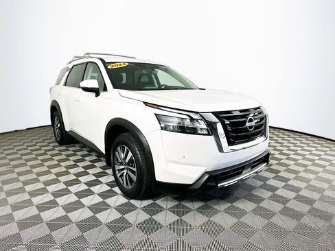 Certified 2024 Nissan Pathfinder SL AWD/4WD image 2