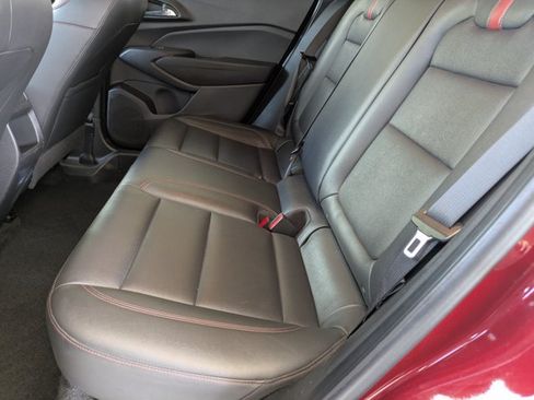 Used 2024 Chevrolet Trax RS w/ Sunroof Package FWD image 18