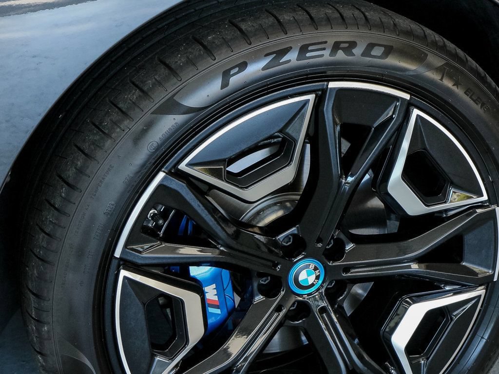 Used 2024 BMW iX M60 w/ Luxury Package AWD/4WD image 9
