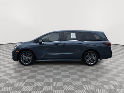 Used 2026 Honda Odyssey Touring image 3