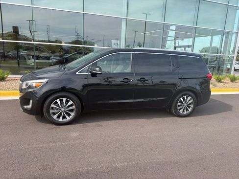 Used 2016 Kia Sedona SX FWD image 2