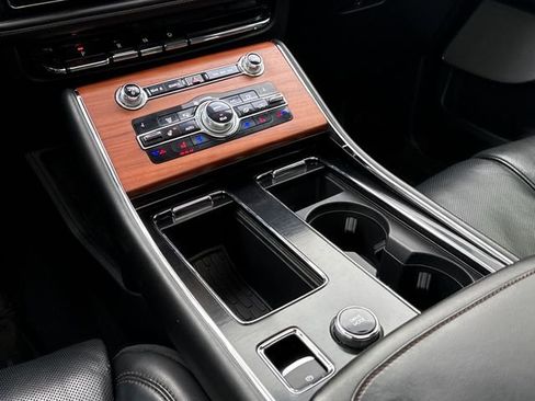 Used 2020 Lincoln Aviator Reserve w/ Equipment Group 202A image 14