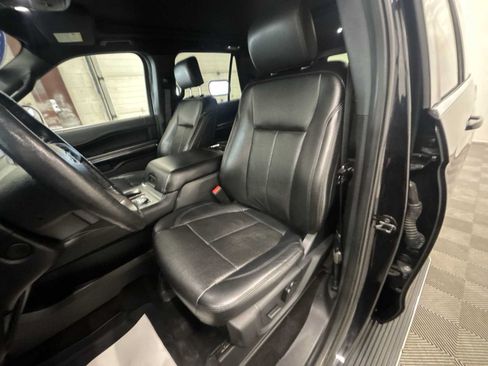 Used 2020 Ford Expedition XLT w/ Equipment Group 202A AWD/4WD image 13