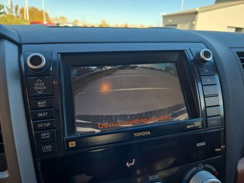 Used 2011 Toyota Sequoia Platinum image 31