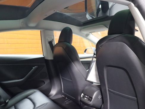 Used 2022 Tesla Model 3 Long Range image 53