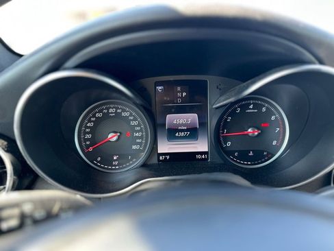 Used 2019 Mercedes-Benz GLC 300 image 10