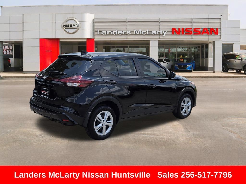 Used 2025 Nissan Kicks Play S FWD image 3