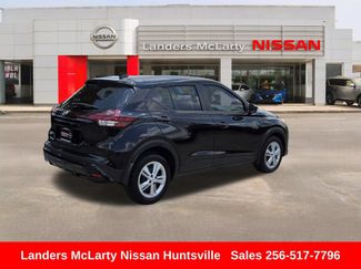 Used 2025 Nissan Kicks Play S FWD video 3