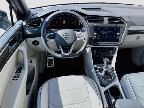 Certified 2023 Volkswagen Tiguan SEL R-Line AWD/4WD image 26