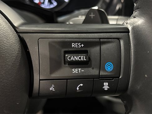 Used 2025 Nissan Pathfinder SV AWD/4WD image 25