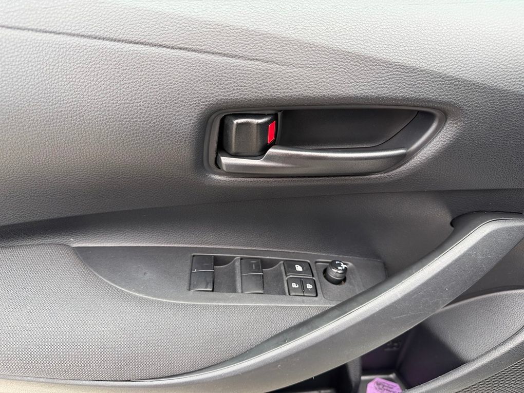 Used 2024 Toyota Corolla LE FWD image 37