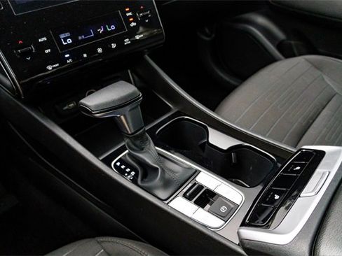 Certified 2024 Hyundai Santa Cruz SEL image 17