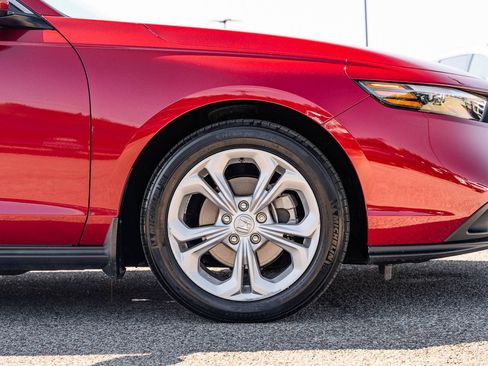 Used 2025 Honda Accord LX image 9