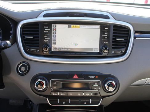 Used 2020 Kia Sorento SX image 10