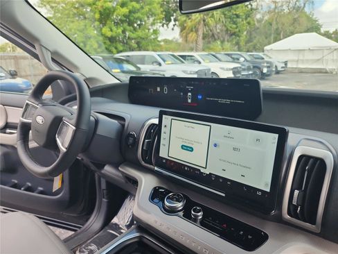 New 2026 Ford Expedition Active image 24