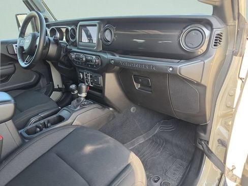 Used 2022 Jeep Wrangler Unlimited Sport AWD/4WD image 16