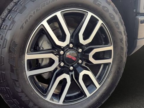 Used 2024 GMC Sierra 1500 AT4 w/ Technology Package AWD/4WD image 22