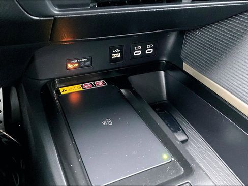 Used 2025 Toyota Camry SE FWD image 30