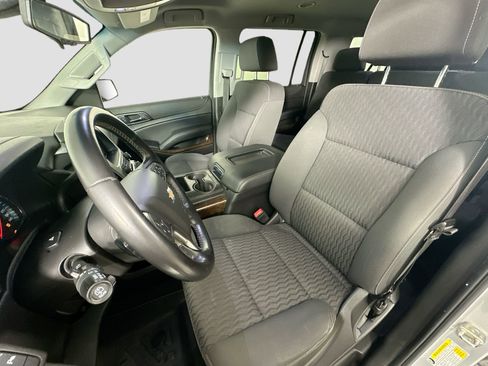 Used 2019 Chevrolet Suburban LS image 21