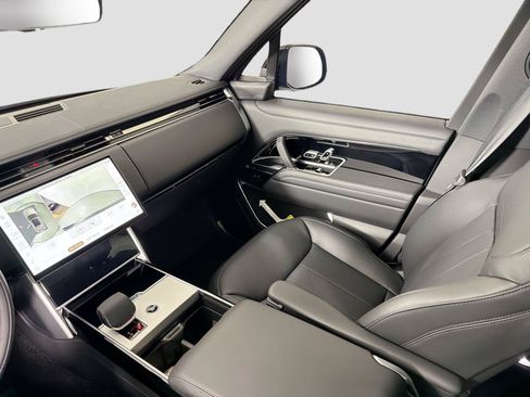 Certified 2025 Land Rover Range Rover SE AWD/4WD image 23