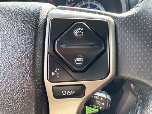 Used 2015 Toyota 4Runner SR5 AWD/4WD image 18