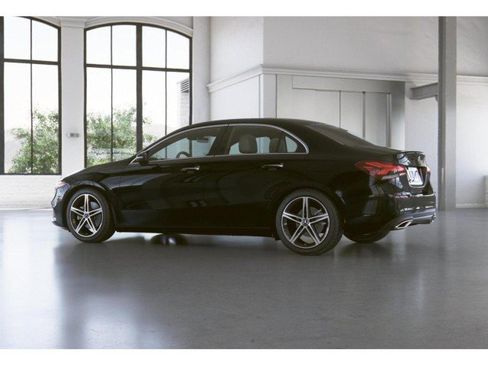 Certified 2022 Mercedes-Benz A 220 4MATIC image 43