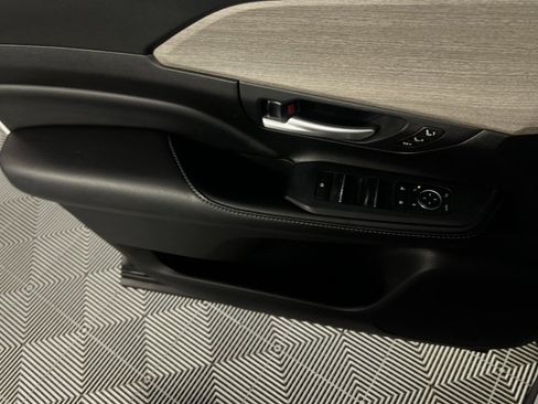 Used 2024 Toyota Grand Highlander Limited image 25