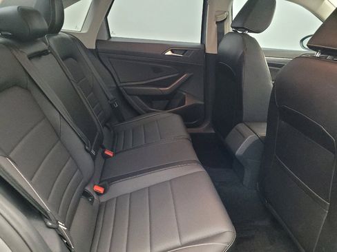 Used 2022 Volkswagen Jetta SE image 19