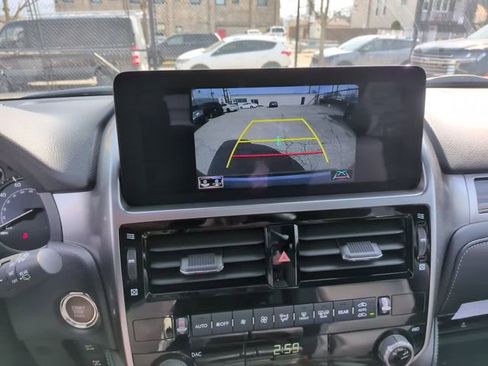 Used 2023 Lexus GX 460 Premium w/ Premium Package image 11