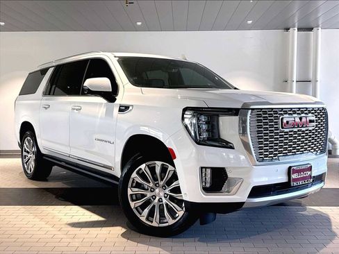 Used 2023 GMC Yukon XL Denali w/ Advanced Technology Package AWD/4WD image 12