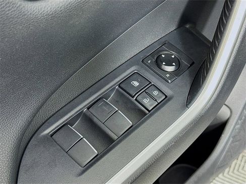Used 2021 Toyota RAV4 Limited image 30