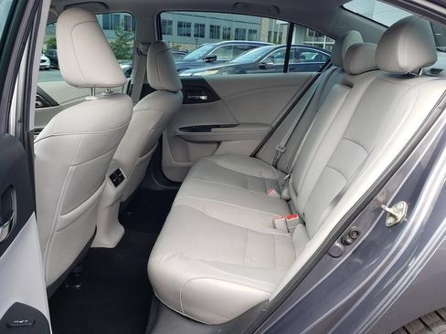 Used 2016 Honda Accord Touring image 32