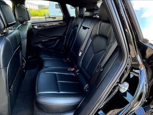 Used 2024 Porsche Macan image 22