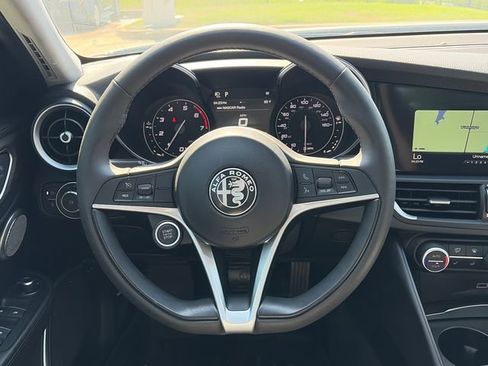 Used 2019 Alfa Romeo Giulia Ti RWD image 13