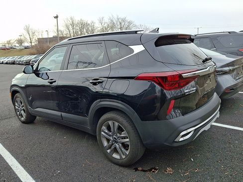 Used 2023 Kia Seltos S image 4