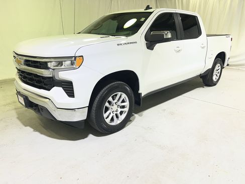 Used 2023 Chevrolet Silverado 1500 LT AWD/4WD image 6