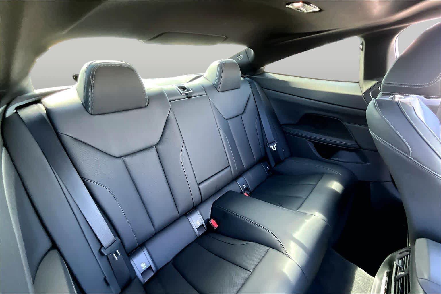 Used 2024 BMW 430i Coupe w/ Convenience Package RWD image 16